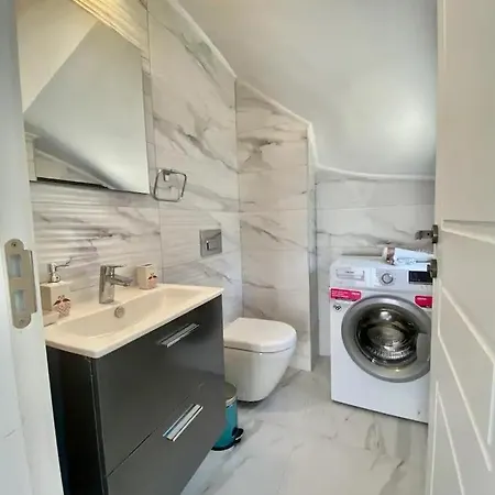 House Of Alice - With Pool Near Calis