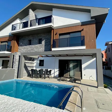 House Of Alice - With Pool Near Calis 度假居