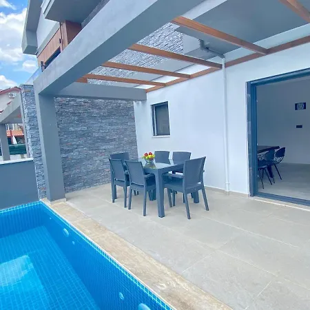 House Of Alice - With Pool Near çalış Casa de Férias Fethiye